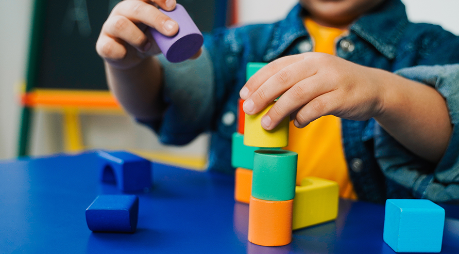 Tidiga insatser för små barn med autism uteblir ofta – trots riktlinjer ...
